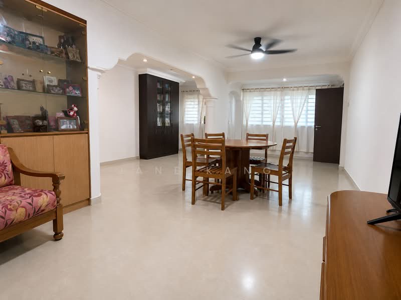617 Choa Chu Kang North 7, 617 Choa Chu Kang North 7, 3 Bedrooms, 1,431 sqft, HDB Flat For Sale, by Jane Kang, 500207532 - Living Room - PropertyGuru.com.sg