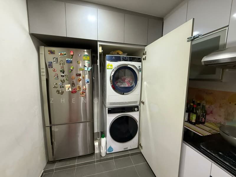 UE Square, 205 River Valley Road, 1 Bedroom, 990 sqft, Apartment For Sale, by Zhenglin Ling, 500207547 - Kitchen - PropertyGuru.com.sg