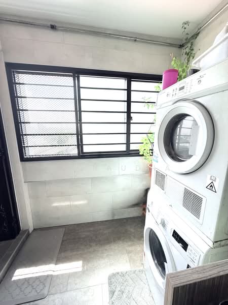205 Clementi Avenue 6, 205 Clementi Avenue 6, 3 Bedrooms, 990 sqft, HDB Flat For Rent, by SQ Raudha, 500207554 - Balcony - PropertyGuru.com.sg
