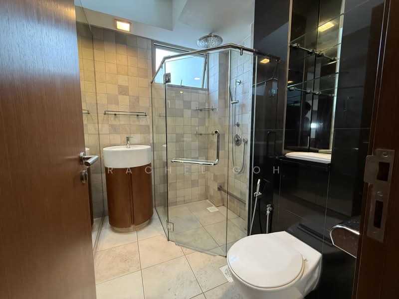 Beautifully Renovated Semi-Detached home in Lucky Heights, , 4 Bedrooms, 3,800 sqft, Semi-Detached House For Rent, by Rachel Goh, 500207555 - Junior Master Bathroom - PropertyGuru.com.sg