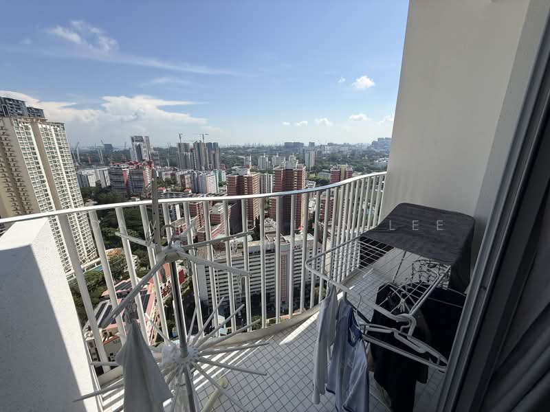 Queens Peak, 1 Dundee Road, 3 Bedrooms, 807 sqft, Condominium For Rent, by Dawn Jeslyn Lee 李籽嬴, 500207557 - Balcony - PropertyGuru.com.sg
