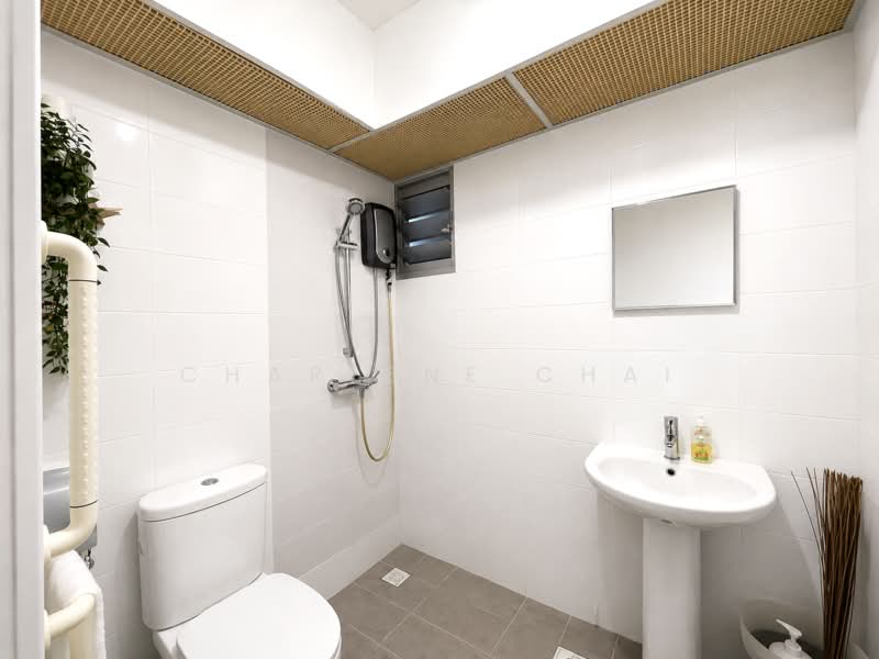 116A Jalan Tenteram, 116A Jalan Tenteram, 2 Bedrooms, 721 sqft, HDB Flat For Sale, by Charlene Chai, 500207570 - Bathroom - PropertyGuru.com.sg