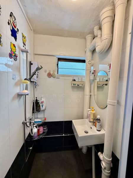65 Kallang Bahru, 65 Kallang Bahru, 3 Bedrooms, 700 sqft, HDB Flat For Sale, by Lincoln Choo, 500207571 - Bathroom - PropertyGuru.com.sg