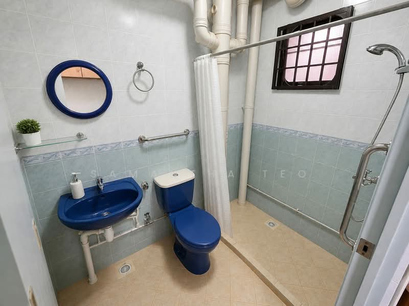 21 Jalan Membina, 21 Jalan Membina, 3 Bedrooms, 969 sqft, HDB Flat For Sale, by Samantha Teo, 500207575 - Bathroom - PropertyGuru.com.sg