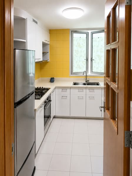 Queens, 16 Stirling Road, 2 Bedrooms, 915 sqft, Condominium For Rent, by Emma Chua, 500207577 - Kitchen - PropertyGuru.com.sg