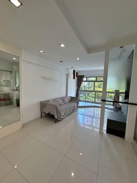 52 Strathmore Avenue, 52 Strathmore Avenue, 3 Bedrooms, 968 sqft, HDB Flat For Sale, by Tobio Sim, 500207591 - Living Room - PropertyGuru.com.sg