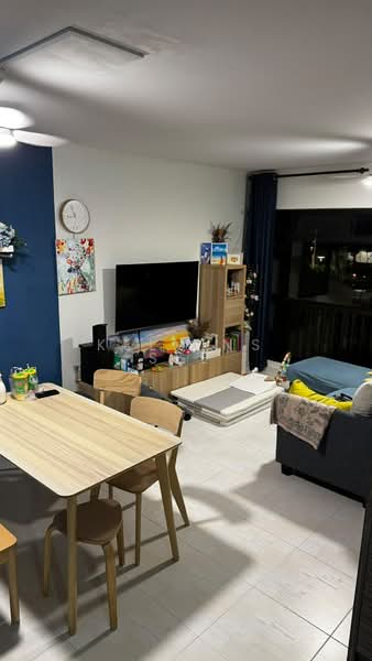 207D Compassvale Lane, 207D Compassvale Lane, 3 Bedrooms, 990 sqft, HDB Flat For Sale, by KelvinS See, 500207592 - Living Room - PropertyGuru.com.sg