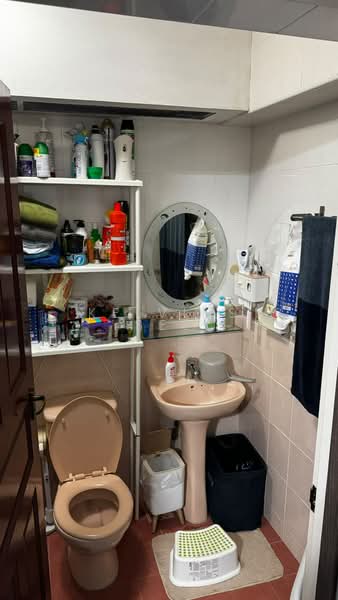 207D Compassvale Lane, 207D Compassvale Lane, 3 Bedrooms, 990 sqft, HDB Flat For Sale, by KelvinS See, 500207592 - Bathroom - PropertyGuru.com.sg
