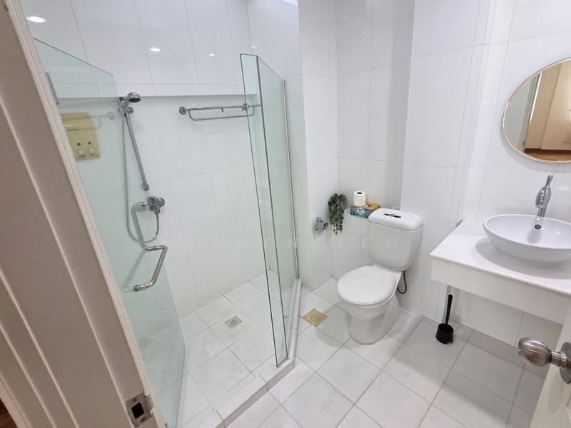 ๐ Best of the East @ Goodman Estate ๐, , 5 Bedrooms, 7,500 sqft, Bungalow House For Rent, by Darren Teo, 500207603 - Bathroom - PropertyGuru.com.sg