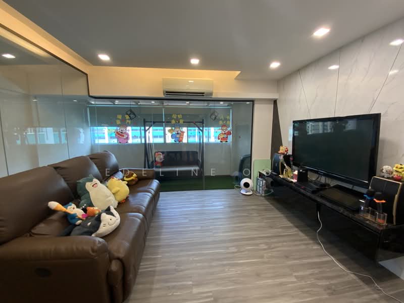 336 Jurong East Avenue 1, 336 Jurong East Avenue 1, 3 Bedrooms, 1,604 sqft, HDB Flat For Sale, by Edeline Ooi, 500207604 - Living Room - PropertyGuru.com.sg