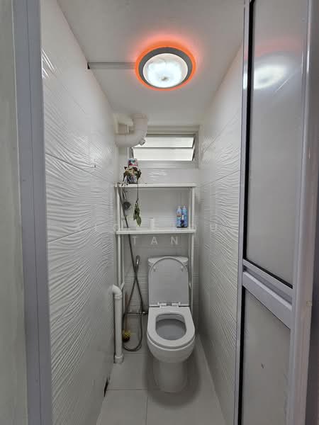 12 Upper Boon Keng Road, 12 Upper Boon Keng Road, 2 Bedrooms, 710 sqft, HDB Flat For Sale, by Aloysious Tan, 500207607 - Bathroom - PropertyGuru.com.sg