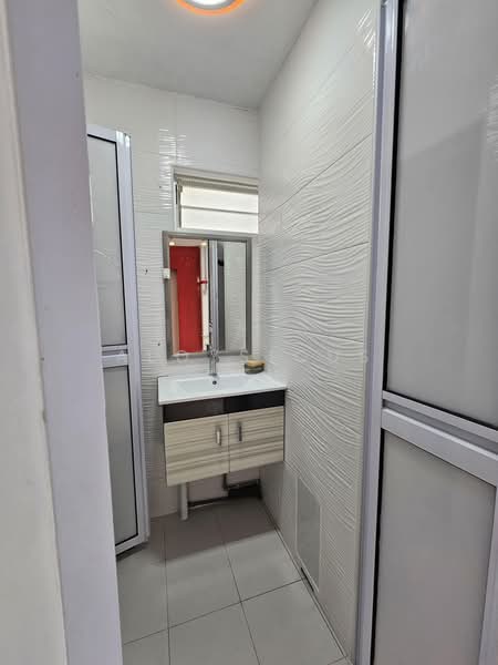 12 Upper Boon Keng Road, 12 Upper Boon Keng Road, 2 Bedrooms, 710 sqft, HDB Flat For Sale, by Aloysious Tan, 500207607 - Bathroom - PropertyGuru.com.sg