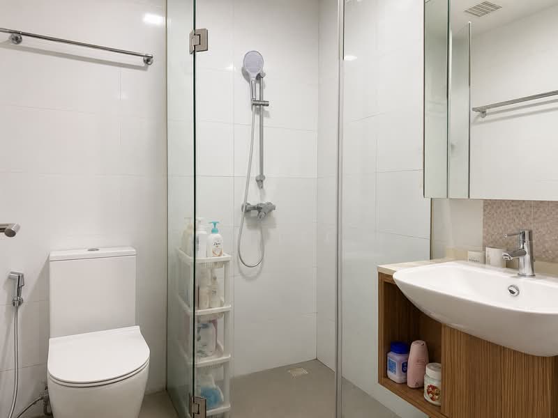 Heron Bay, Upper Serangoon View, 4 Bedrooms, 1,389 sqft, Executive Condominium For Sale, by ZT Lee, 500207617 - Bathroom - PropertyGuru.com.sg