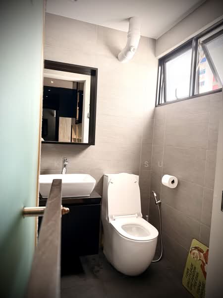 139 Potong Pasir Avenue 3, 139 Potong Pasir Avenue 3, 2 Bedrooms, 797 sqft, HDB Flat For Rent, by Kelvin Su, 500207622 - Bathroom - PropertyGuru.com.sg