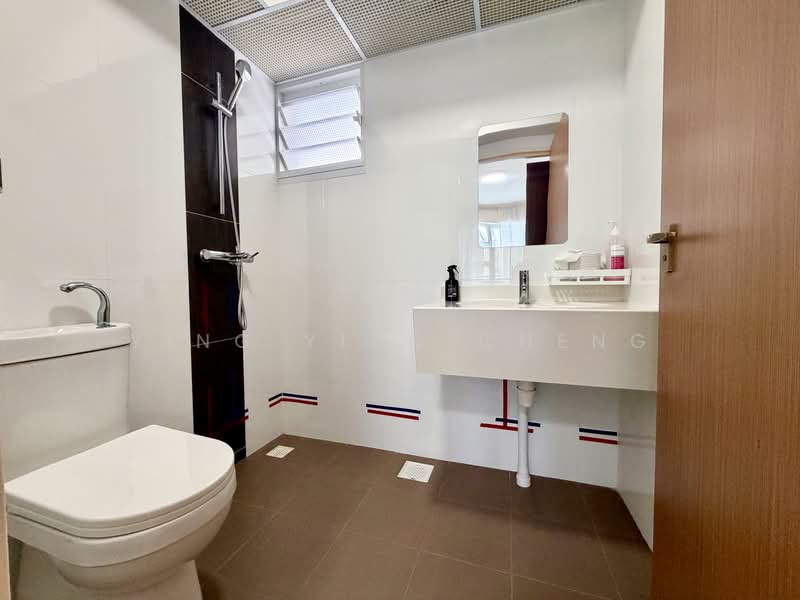 39A Margaret Drive, 39A Margaret Drive, 2 Bedrooms, 678 sqft, HDB Flat For Sale, by Ying Ying Cheng, 500207624 - Bathroom - PropertyGuru.com.sg