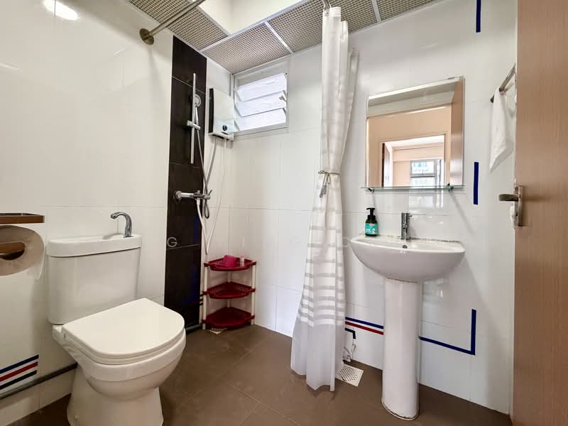 39A Margaret Drive, 39A Margaret Drive, 2 Bedrooms, 678 sqft, HDB Flat For Sale, by Ying Ying Cheng, 500207624 - Bathroom - PropertyGuru.com.sg