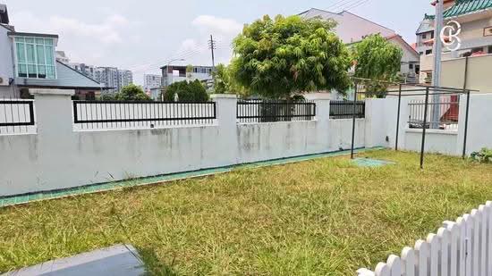 Kembangan Villas, Lengkong Tiga, Eunos / Geylang / Paya Lebar, 6 Bedrooms, 4,385 sqft, Semi-Detached House For Sale, by Winfred Quek, 500207631 - PropertyGuru.com.sg