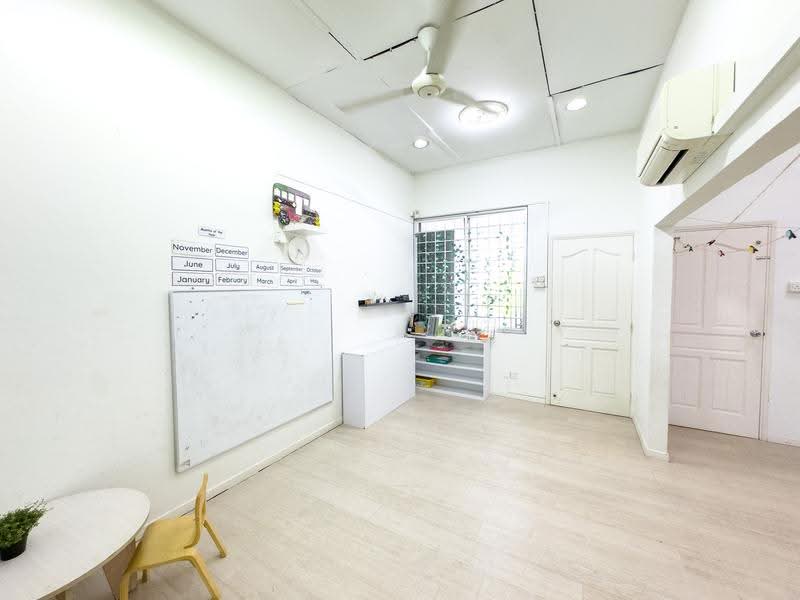 Kembangan Villas, Lengkong Tiga, Eunos / Geylang / Paya Lebar, 6 Bedrooms, 4,385 sqft, Semi-Detached House For Sale, by Winfred Quek, 500207631 - Interior - PropertyGuru.com.sg