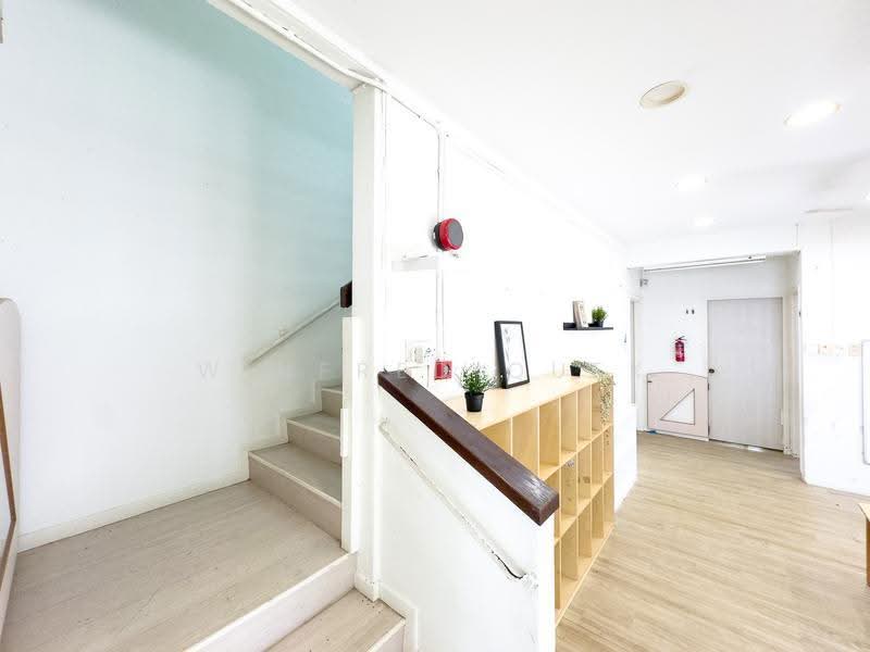 Kembangan Villas, Lengkong Tiga, Eunos / Geylang / Paya Lebar, 6 Bedrooms, 4,385 sqft, Semi-Detached House For Sale, by Winfred Quek, 500207631 - Entrance - PropertyGuru.com.sg