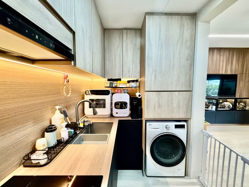 The Amore, 57A Edgedale Plains, 3 Bedrooms, 990 sqft, Executive Condominium For Sale, by William Quek, 500207639 - Kitchen - PropertyGuru.com.sg