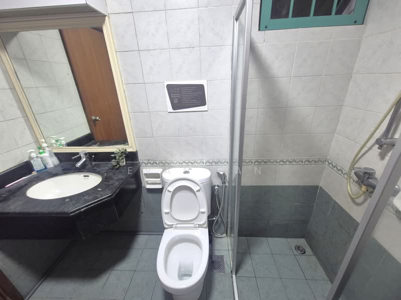 Changi Court, 708 Upper Changi Road East, Room Rental, 130 sqft, Condominium For Rent, by Evan Tan, 500207643 - Bathroom - PropertyGuru.com.sg