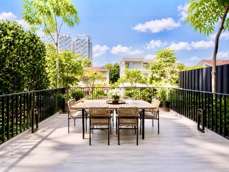Novena / Shrewsbury ☎️ Daphne 合宝 9855.9638, Shrewsbury Road, 5 Bedrooms, 6,920 sqft, Corner Terrace For Sale, by Daphne Tay 谢合宝, 500207646 - Terrace - PropertyGuru.com.sg