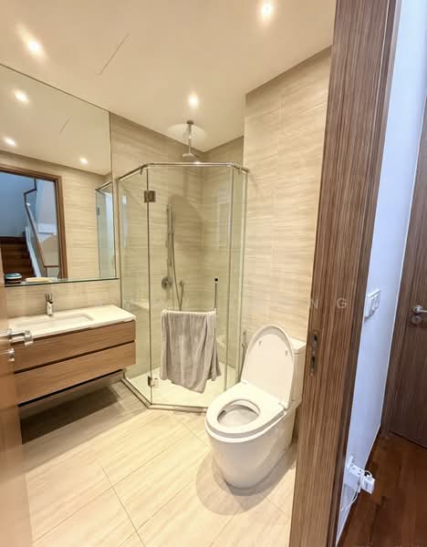 Alana, Sunrise Terrace, 4 Bedrooms, 3,057 sqft, Terraced House For Sale, by Tammy Zhang, 500207651 - Bathroom - PropertyGuru.com.sg