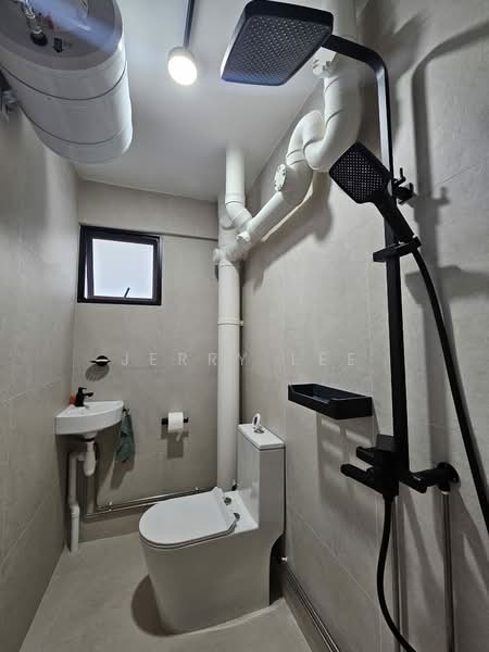 50 Hoy Fatt Road, 50 Hoy Fatt Road, 2 Bedrooms, 904 sqft, HDB Flat For Rent, by Jerry Lee, 500207653 - Bathroom - PropertyGuru.com.sg