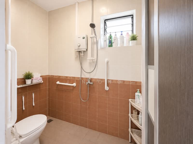 417 Bukit Batok West Avenue 4, 417 Bukit Batok West Avenue 4, 3 Bedrooms, 1,119 sqft, HDB Flat For Sale, by Jin Ong, 500207669 - Bathroom - PropertyGuru.com.sg