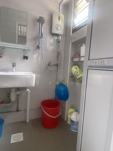 932 Yishun Central 1, 932 Yishun Central 1, Room Rental, 100 sqft, HDB Flat For Rent, by Alex Pandian, 500207675 - Bathroom - PropertyGuru.com.sg