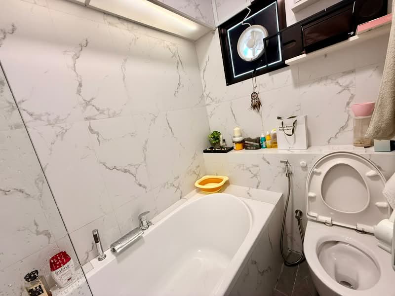 19 Jalan Tenteram, 19 Jalan Tenteram, 3 Bedrooms, 1,130 sqft, HDB Flat For Sale, by Anthea Yeo 杨丽娇, 500207701 - Bathroom - PropertyGuru.com.sg