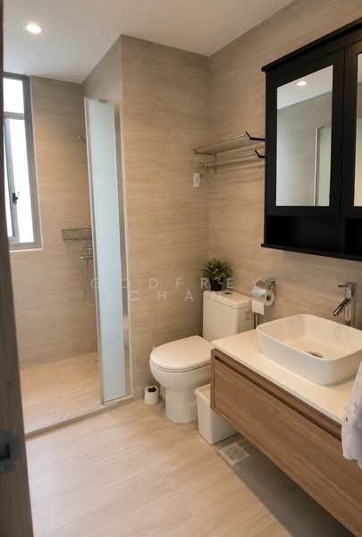 Sea Horizon, 15 Pasir Ris Rise, 4 Bedrooms, 1,302 sqft, Executive Condominium For Sale, by Godfrey Chan, 500207709 - Bathroom - PropertyGuru.com.sg