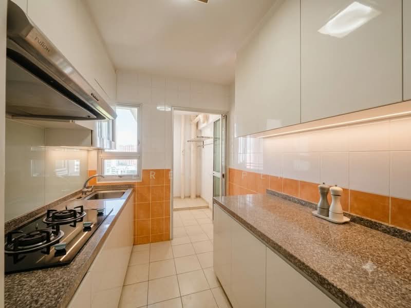 61B Strathmore Avenue, 61B Strathmore Avenue, 3 Bedrooms, 1,012 sqft, HDB Flat For Sale, by Jeremy Peh, 500207710 - Kitchen - PropertyGuru.com.sg