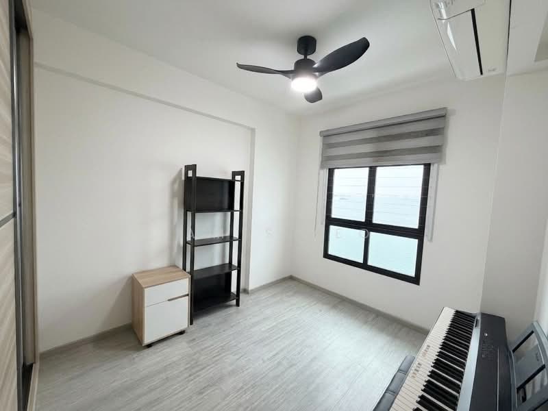 420C Northshore Drive, 420C Northshore Drive, 3 Bedrooms, 1,012 sqft, HDB Flat For Sale, by James Yeo, 500207712 - Bedroom - PropertyGuru.com.sg
