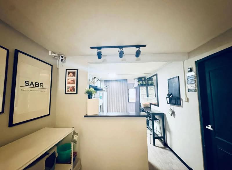 250 Jurong East Street 24, 250 Jurong East Street 24, 2 Bedrooms, 731 sqft, HDB Flat For Sale, by Steven NG, 500207733 - Kitchen - PropertyGuru.com.sg