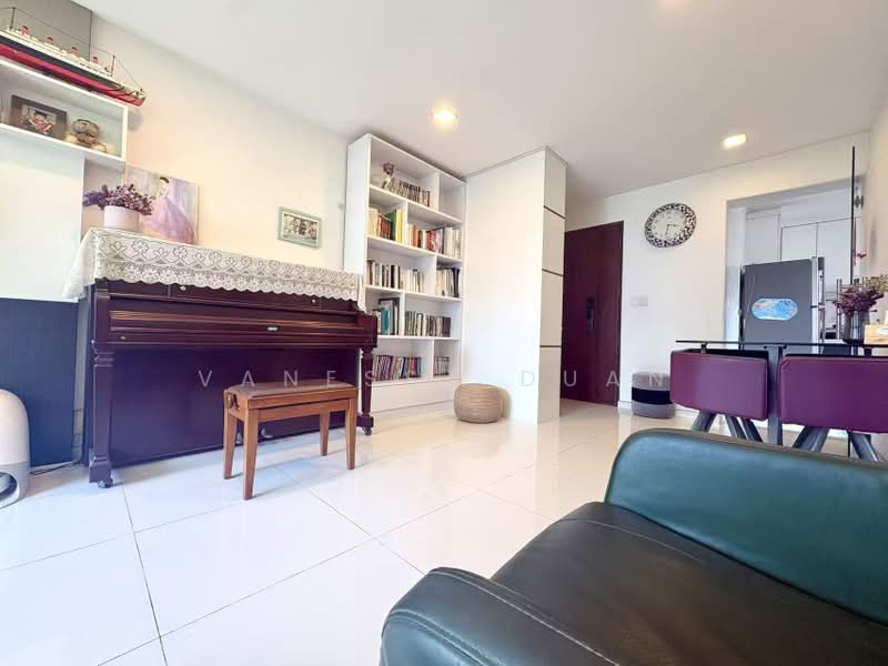 339B Kang Ching Road, 339B Kang Ching Road, 3 Bedrooms, 990 sqft, HDB Flat For Sale, by Vanessa Duan, 500207762 - Living Room - PropertyGuru.com.sg