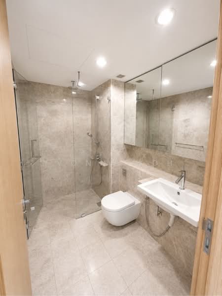 One Shenton, 1 Shenton Way, 1 Bedroom, 1,001 sqft, Condominium For Sale, by Yvonne Koh, 500207767 - PropertyGuru.com.sg