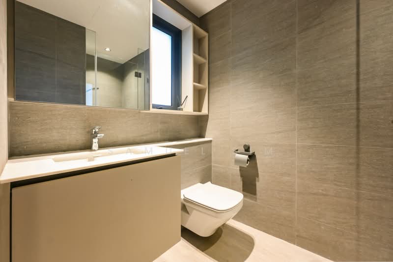 Sengkang Grand Residences, 72 Compassvale Bow, 3 Bedrooms, 1,023 sqft, Condominium For Sale, by Samuel Sim, 500207770 - Bathroom - PropertyGuru.com.sg