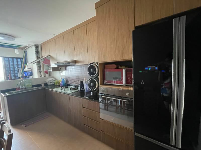 701 Hougang Avenue 2, 701 Hougang Avenue 2, Room Rental, 100 sqft, HDB Flat For Rent, by Oling Puspa Alamsjah, 500207771 - Kitchen - PropertyGuru.com.sg