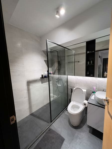 519A Tampines Central 8, 519A Tampines Central 8, 3 Bedrooms, 893 sqft, HDB Flat For Sale, by Patricia Chua, 500207777 - Bathroom - PropertyGuru.com.sg