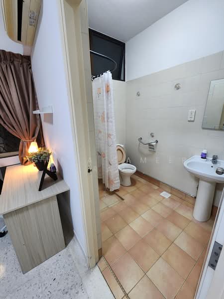 547B Bedok North Avenue 1, 547B Bedok North Avenue 1, Studio, 400 sqft, HDB Flat For Rent, by Gupta Sameer Raj, 500207778 - Bathroom - PropertyGuru.com.sg