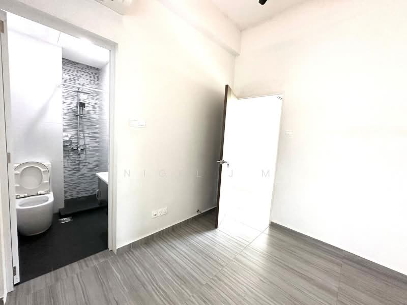 The Daffodil, 568 Upper East Coast Road, 2 Bedrooms, 743 sqft, Apartment For Rent, by Nigel J M, 500207792 - Bathroom - PropertyGuru.com.sg