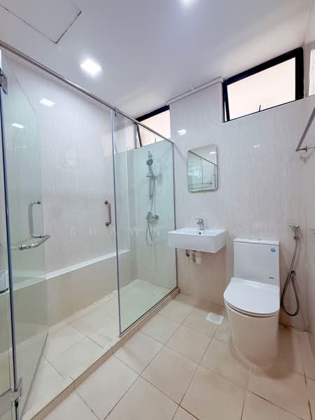 Spanish Village, 56 Farrer Road, 3 Bedrooms, 2,045 sqft, Condominium For Rent, by Shawn Koh, 500207793 - Bathroom - PropertyGuru.com.sg