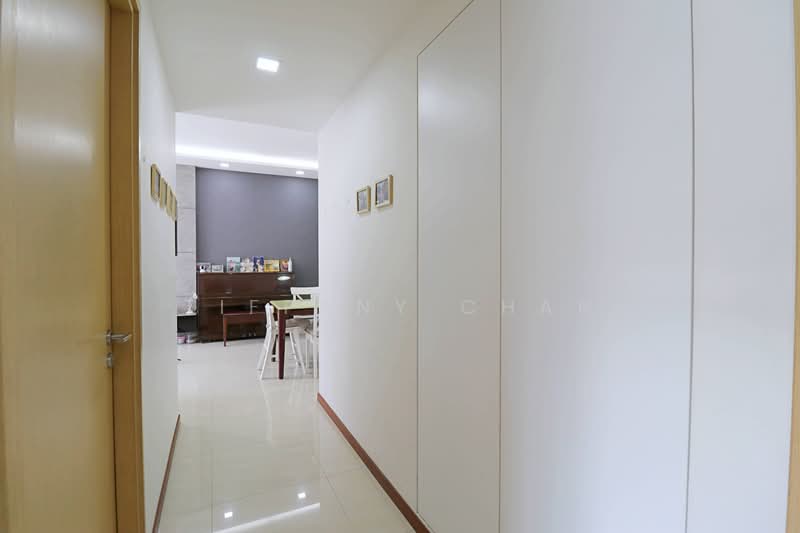 Sea Horizon, 5 Pasir Ris Rise, 3 Bedrooms, 1,109 sqft, Executive Condominium For Sale, by Tiffany Chan, 500207797 - Corridor - PropertyGuru.com.sg
