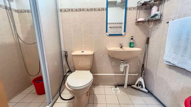 258A Compassvale Road, 258A Compassvale Road, 3 Bedrooms, 1,184 sqft, HDB Flat For Sale, by Hafizh Jamil, 500207828 - Master Bathroom - PropertyGuru.com.sg