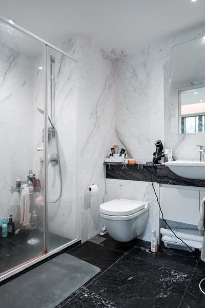 Sophia Hills, 9 Mount Sophia, 1 Bedroom, 570 sqft, Condominium For Sale, by K.S Tan, 500207835 - Bathroom - PropertyGuru.com.sg