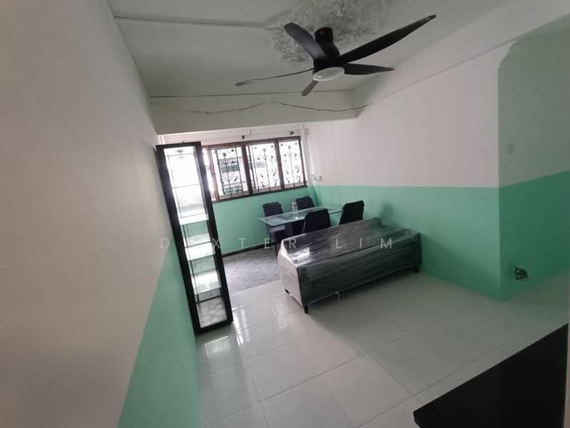 170 Woodlands Street 11, 170 Woodlands Street 11, 4 Bedrooms, 1,400 sqft, HDB Flat For Rent, by Dexter Lim, 500207836 - Living Room - PropertyGuru.com.sg