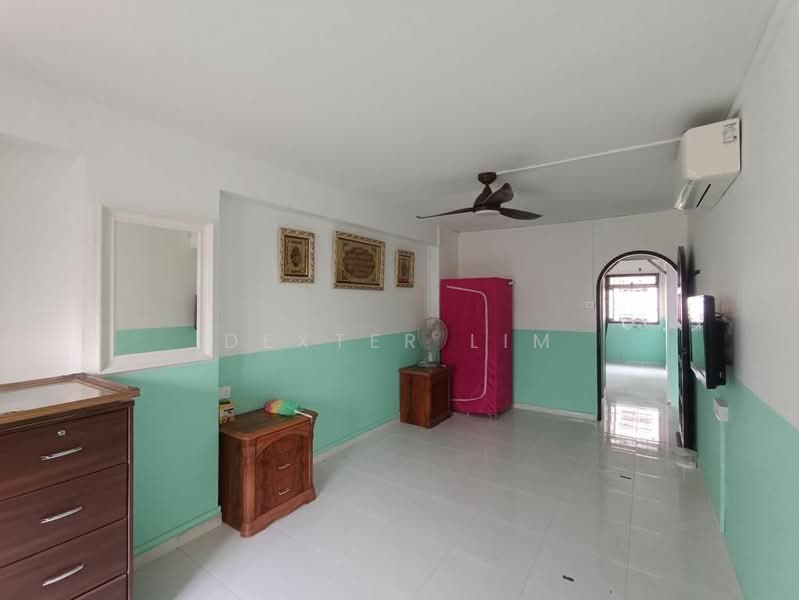 170 Woodlands Street 11, 170 Woodlands Street 11, 4 Bedrooms, 1,400 sqft, HDB Flat For Rent, by Dexter Lim, 500207836 - Living Room - PropertyGuru.com.sg