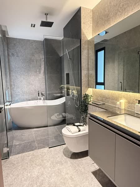 Jalan Sankam, , 5 Bedrooms, 4,834 sqft, Terraced House For Sale, by Ang Lay See, 500207851 - Bathroom - PropertyGuru.com.sg