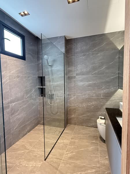 Jalan Sankam, , 5 Bedrooms, 4,834 sqft, Terraced House For Sale, by Ang Lay See, 500207851 - Bathroom - PropertyGuru.com.sg